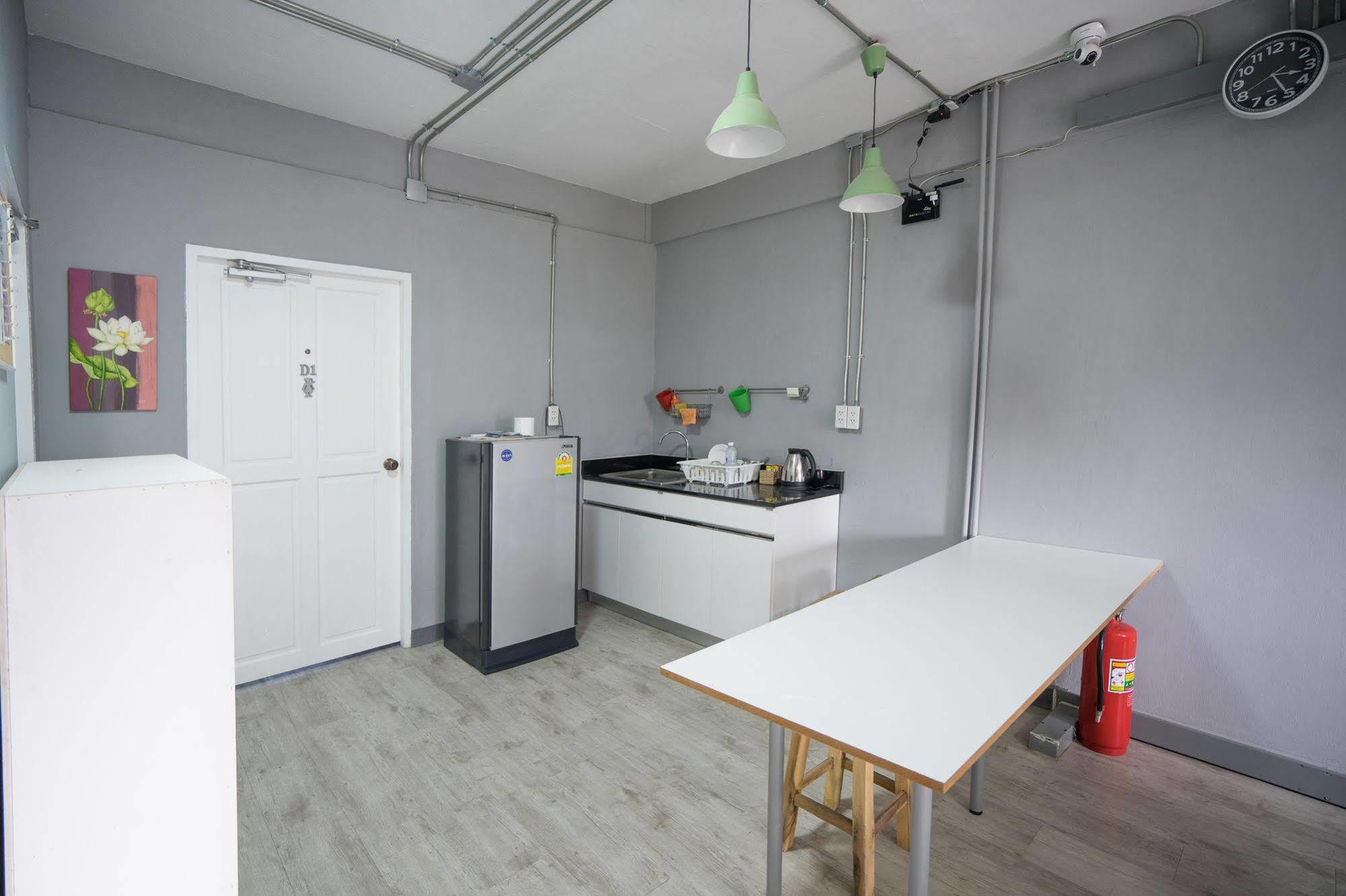 Oyo 437 Hostel Na Nara 曼谷 外观 照片