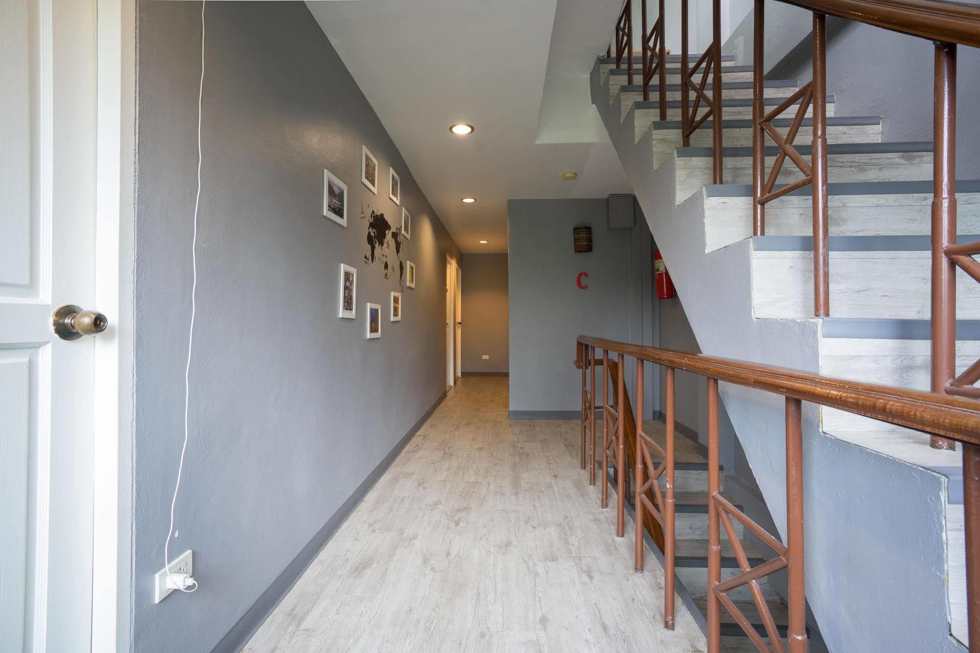 Oyo 437 Hostel Na Nara 曼谷 外观 照片