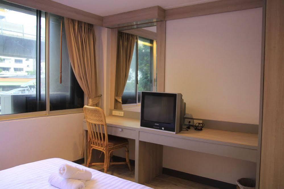 Oyo 437 Hostel Na Nara 曼谷 外观 照片